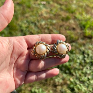 D’Orlan Vintage Pearl Clip On Earrings