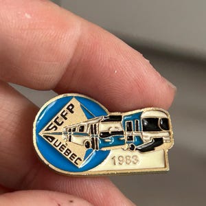 bus pin badge, Quebec souvenir, automobile pin, bus driver gift, Canada pin, vintage pin, vintage badge, gift for him, enamel pin