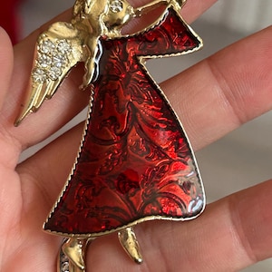 Gold Guardian Angel Pin: Vintage Angel Wings Jewelry