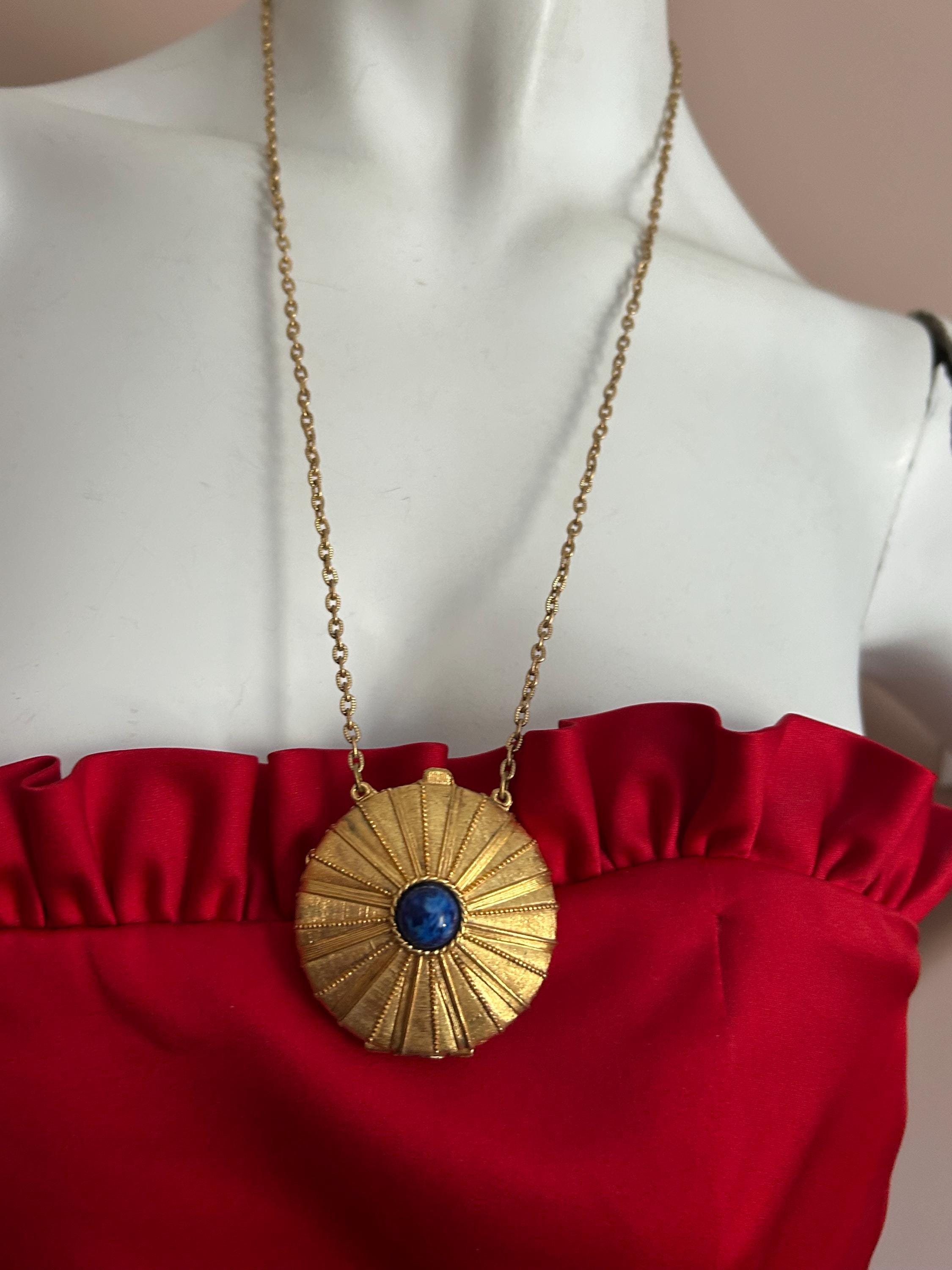エスティローダー　ヴィンテージ　ソリッドパフューム　ネックレス Estee Lauder Locket - Etsy