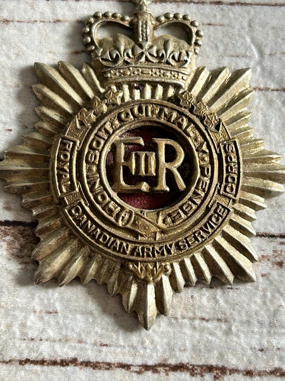 Royal Canadian army Medal, Brass Military hat Badge