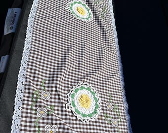 1950s Floral Lace Tablecloth: Vintage Bright Yellow Table Decor (cotton)