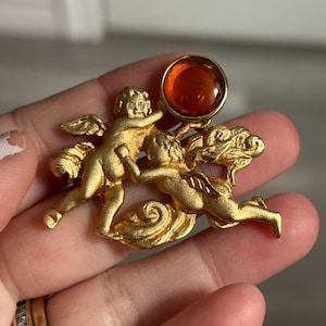 Vintage Gold Guardian Angel Pin - Angel Wings Brooch (45mm)