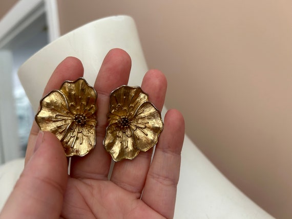 Gold rose metal clip on earrings, vintage clip on… - image 6