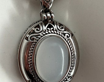 VINTAGE OPAL necklace, cameo locket, silver locket, anniversary gift, mother day gift, memorial locket, personalized jewelry gift