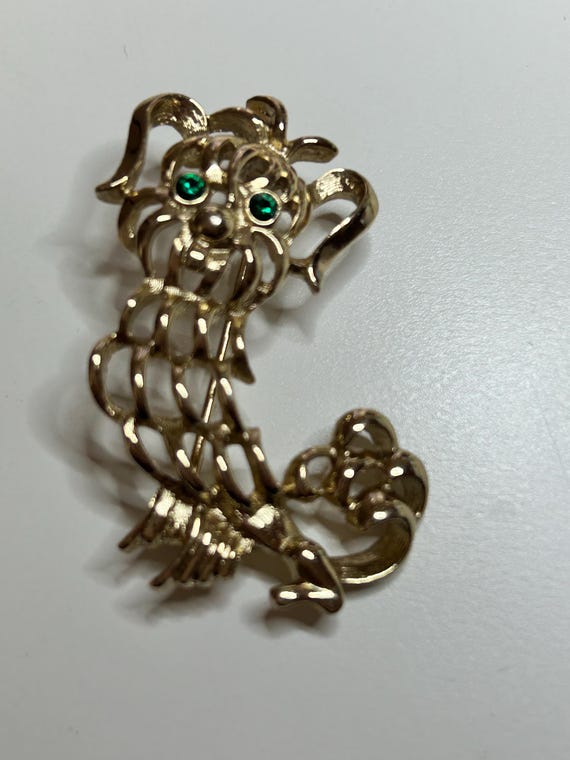 Avon Poodle Brooch: Gold Tone Dog Pin (50mm)