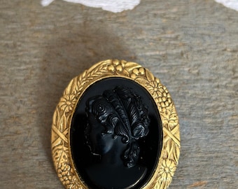 Vintage cameo, cameo brooch, vintage jewelry, vintage brooch, gift for her, gift for mom, black brooch, Victorian cameo