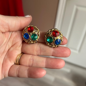 ART DECO textured clip on earrings, gold leaf earrings,vintage collected jewelry, vintage earrings, dome earrings, mother day gift