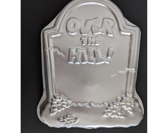 Wilton Vintage 1995 Cake Pan Over the Hill Tombstone Novelty Birthday Cake Mold