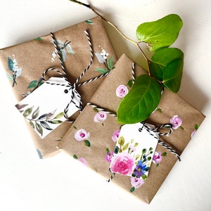 Includi la confezione regalo al tuo acquisto con nota personalizzata, carta da imballaggio marrone artigianale dipinta a mano e cartellino regalo dipinto a mano