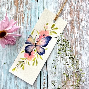 Set van 2-originele handgeschilderde aquarel blauw, paarse vlinder bladwijzer, handgemaakt, uniek cadeau voor een boekenliefhebber, feestartikelen.