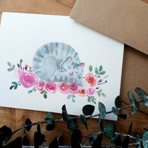 Original Handgemalt, Aquarell Kätzchen, Katze, graue Katze, Rote Rosen, Haustier, Katzenliebe, schlafende Katze, Tierkunst, Grußkarte 15 x 5,5"