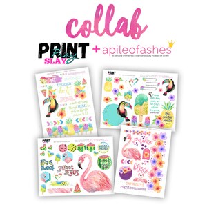Puede incluir: Un conjunto de hojas de pegatinas coloridas con temas tropicales. Las hojas presentan tucanes, flamencos, pi&ntilde;as y helados, con textos como "Sweet Jesus" y "Paradise". La palabra "collab" est&aacute; en la parte superior.