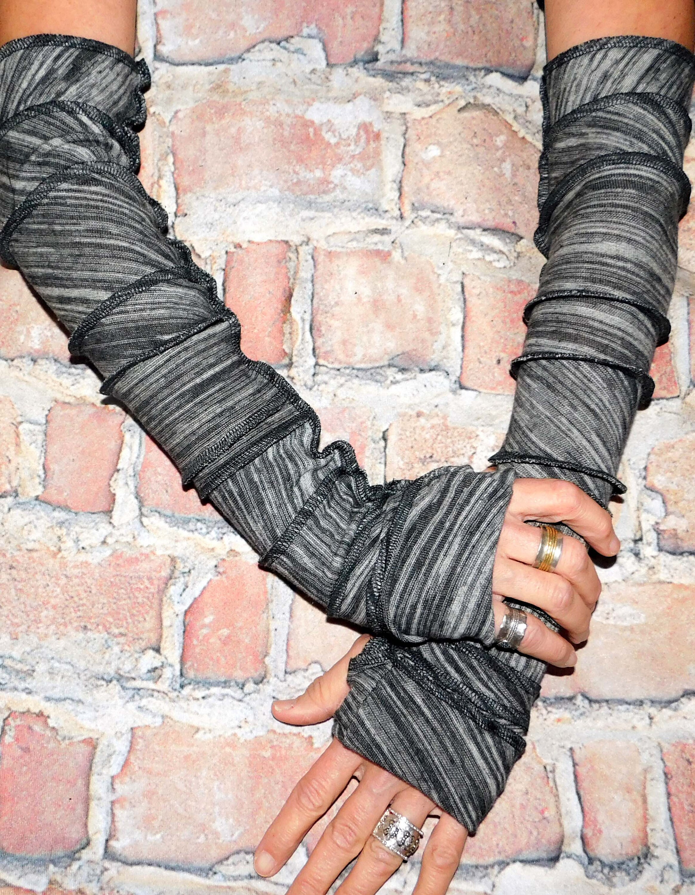lightweight fingerless gloves