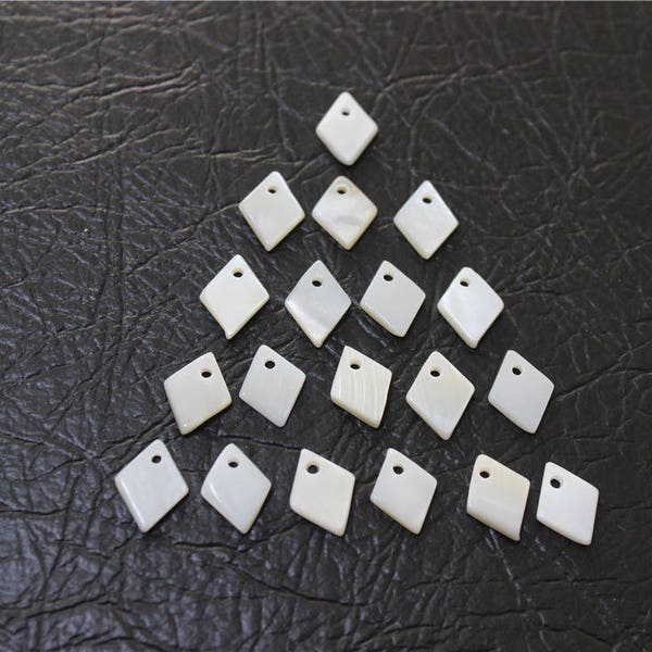 50 pcs pendentifs breloque en nacre  séquin losange blanc