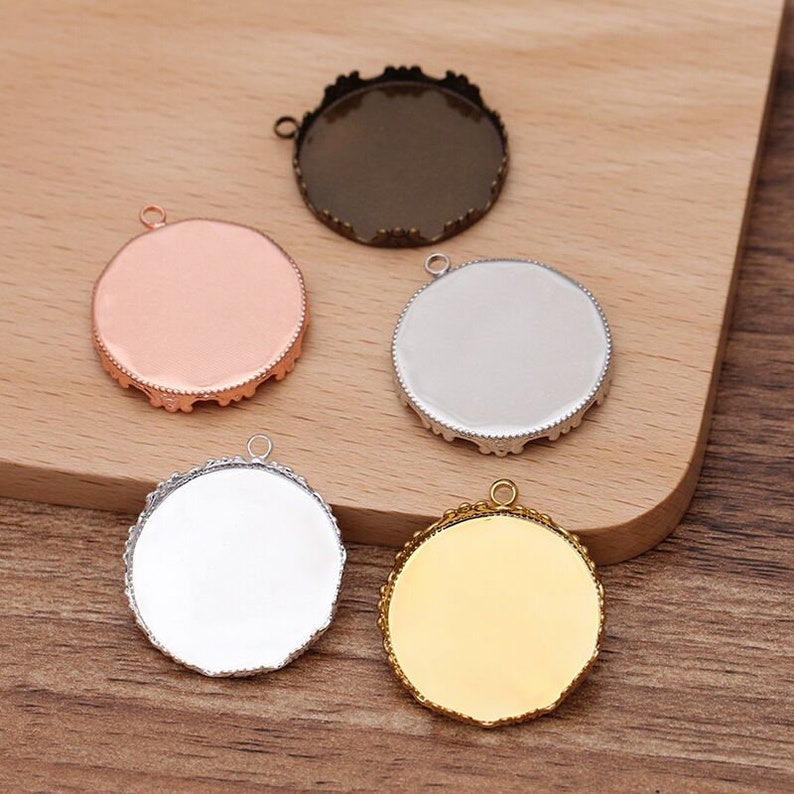 Bulk 50 pcs pendants settings bezel blanks round lace border Brass base image 1