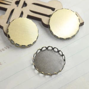 カボションレースボーダー用ラウンドとオーバルペンダントベース50個、金属真鍮ブロンズスムース