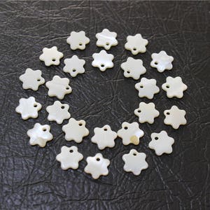 20 Stück weiße Pailletten Perlmutt Charm-Anhänger 6-zackiger Stern