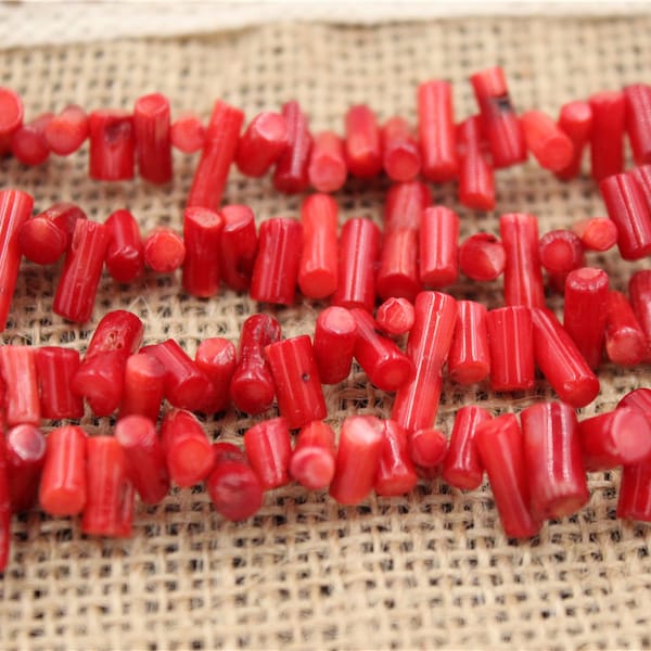 un fil de 100 pcs perles en corail couleur rouge forme chips