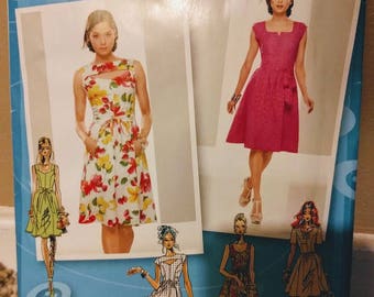 Simplicity Project Runway dress pattern 0320. Size 4-6-8-10-12 (bust 29 1/2 - 34).