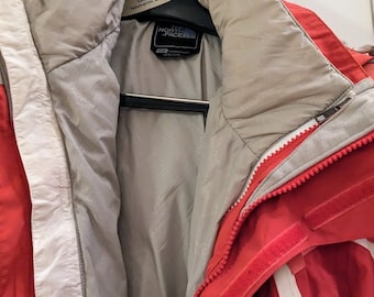 CHAQUETA NORTH FACE, chaqueta de esquí, chaqueta 2 en 1, chaqueta de invierno vintage, traje de esquí retro, chaqueta ligera blanca rellena de plumón, cortavientos rojo y corral