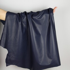 Nouveau cuir d'agneau italien souple de première qualité 8 pieds carrés bleu marine à expédier comme cadeau livraison gratuite