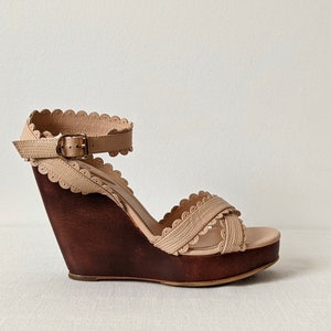 SEE BY CHLOE | blush leather wedges | scalloped platform heels | 37 | 7