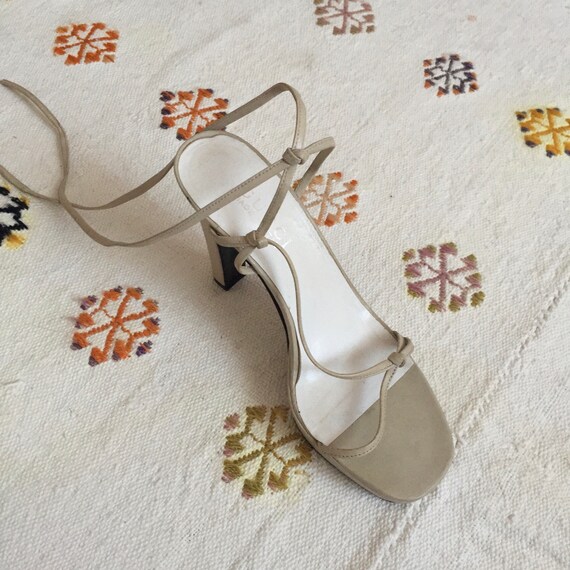 GUCCI | strappy beige sandals | 37.5