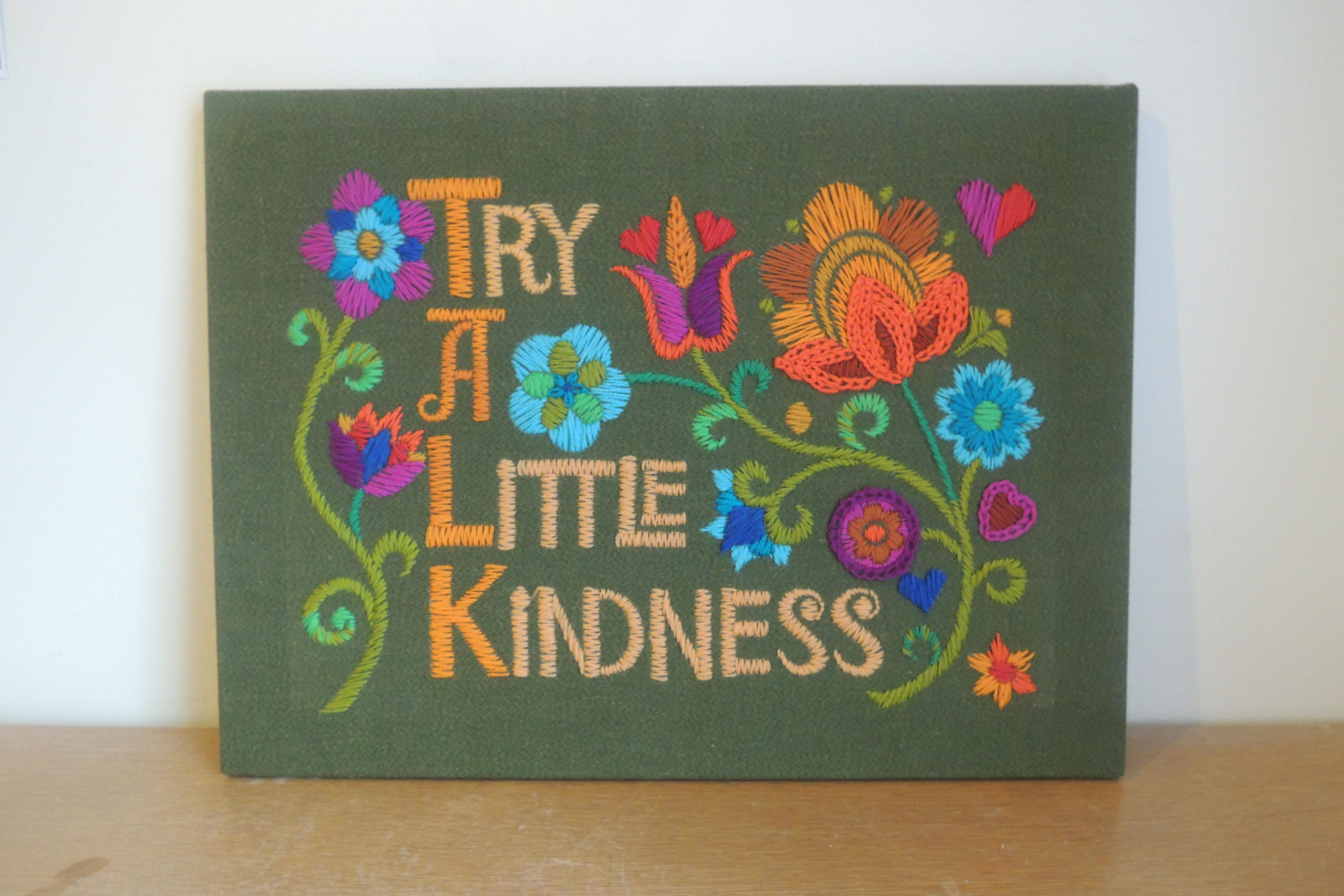 Broderie Crewel Vintage Paragon "Try A Little Kindness" #0512 – Années 70, 24x19
