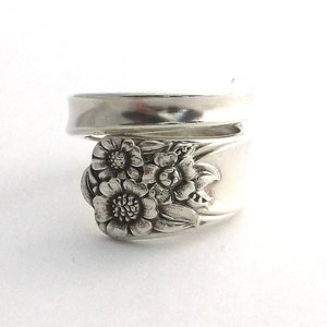 Spoon Ring April 1950 Sunflowers Size 7 8 9 10 11 12 13 Kansas State Flower Genuine Silverware Jewelry Upcycled Flatware Repurposed Bypass