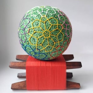Multicenter temari ball - Transparent flowers