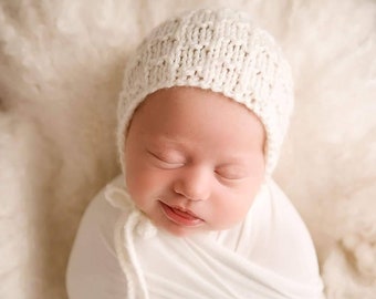 White Newborn Hat, Knit Bonnet Hat, Natural White Newborn Bonnet, Neutral Newborn Hat, Off White Newborn Hat, Great Newborn Photography Prop