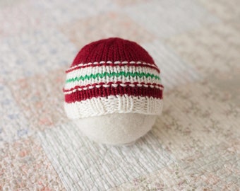 Newborn Christmas Hat, White Red and Green Newborn Hat, Knit Holiday Newborn Beanie, Red Newborn Boy Hat, Newborn Photography Prop Hat