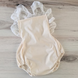 6-12M lace romper, sitter girl romper, cream and white baby romper, sitter photo prop, baby girl photo prop, peach baby romper