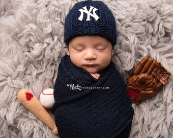 NY Yankees Baby Hat, Newborn Yankees Hat, Newborn Yankees Beanie, Knit NY Yankees Baby Hat, Yankees Photography Prop