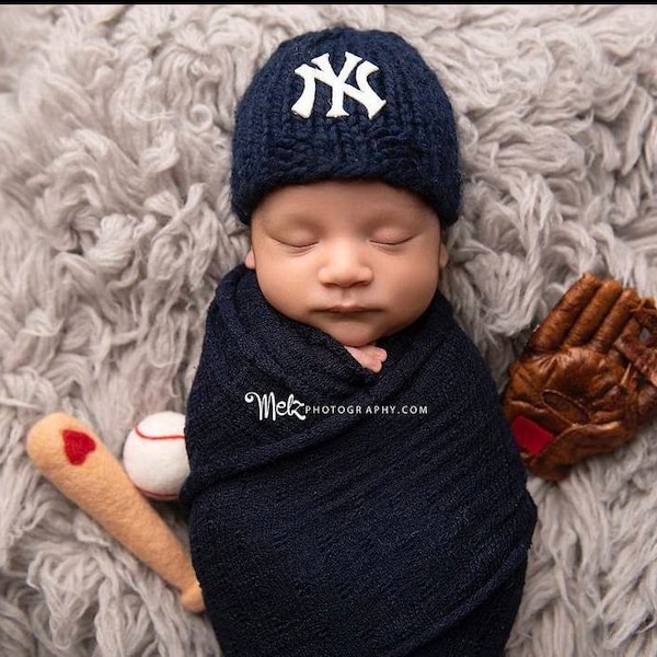 NY Yankees Baby Hat, Newborn Yankees Hat, Newborn Yankees Beanie, Knit NY Yankees Baby Hat, Yankees Photography Prop