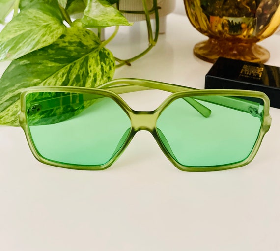 Oversized Vintage 1970s Style Large Green Mod Sun… - image 2