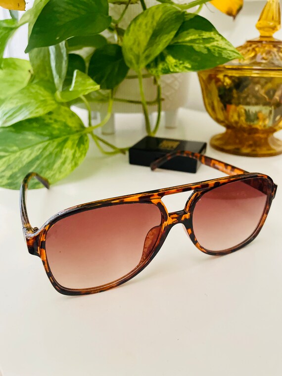 Retro 1970s Style Brown Tortoiseshell Aviator Sun… - image 6