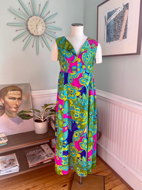 Vintage 1960s Psychedelic Paisley Print Maxi Dress