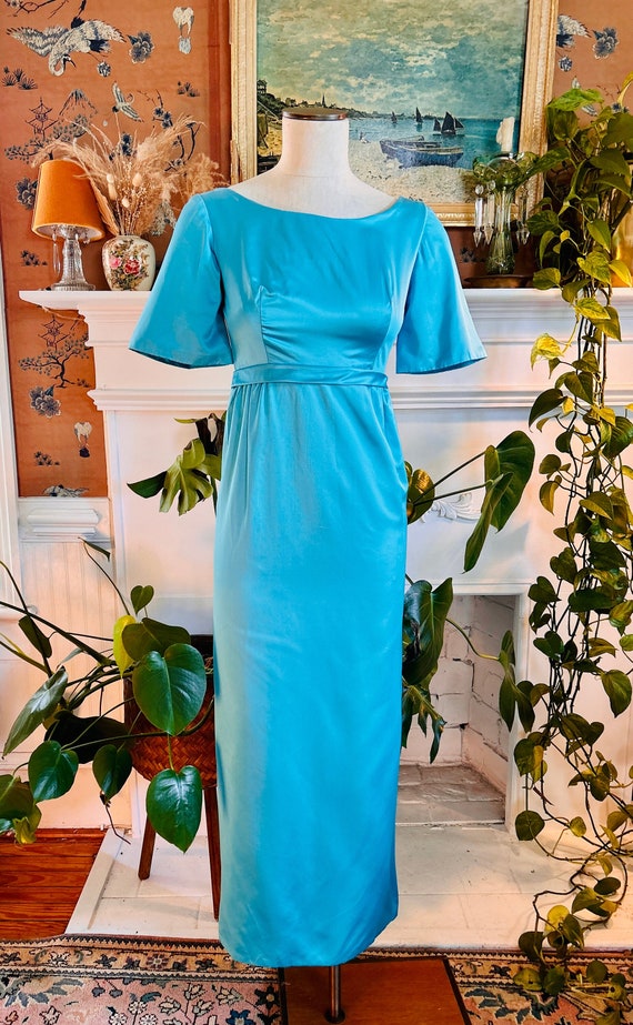 Vintage 1960s Beautiful Satin Turquoise Evening/Ma