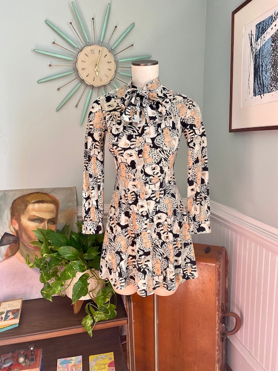 Vintage 1970s Novelty Flapper Print Dress - Art no