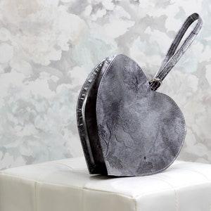 Leather heart purse, Evening clutch, Silver heart wristlet bag image 6