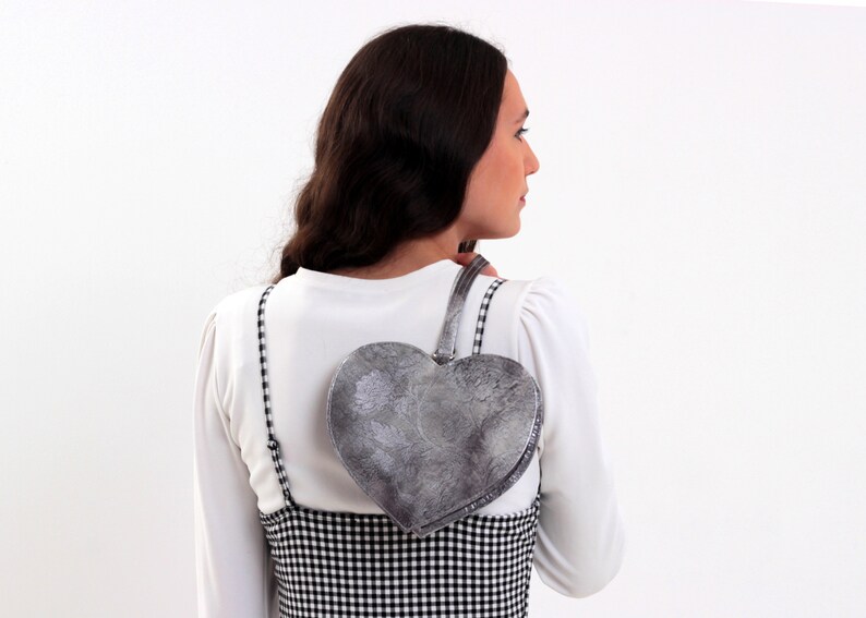 Leather heart purse, Evening clutch, Silver heart wristlet bag image 5