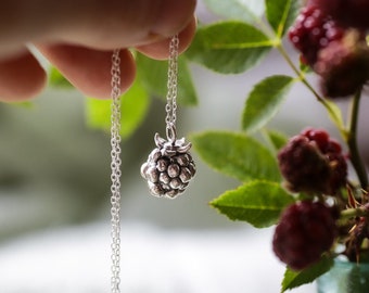 Pendentif mûre d'automne ~ pour la guérison, la protection et la résilience