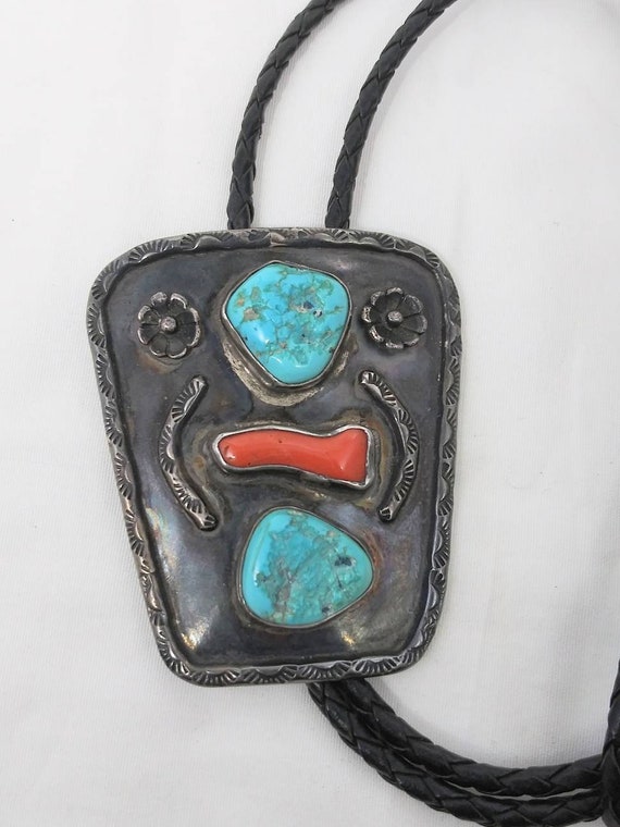 Massive Native American Turquoise Lizard Sterling Silver Bolo Tie Massive Native American Turquoise Lizard Sterling Silver Bolo Tie