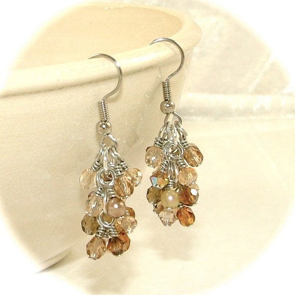 Champagne et chatains - Wire Wrapped Crystal Cluster instruction de Drop boucles d'oreilles - Boucles d'oreilles couleur neutre perlé