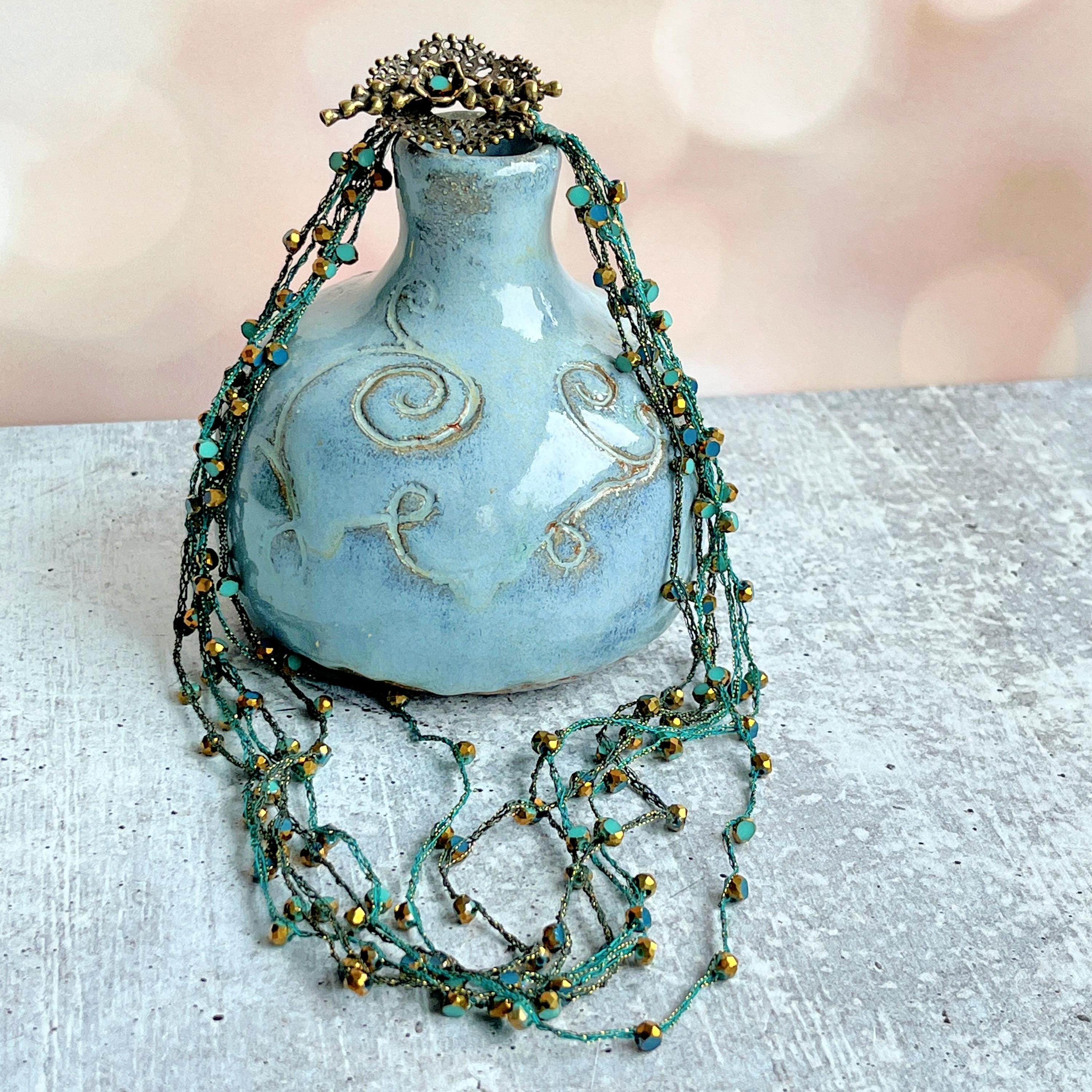 アクセサリー RUVIK Multi-strand Bead Crochet Necklace: Green Crystal & Bronze Toggle