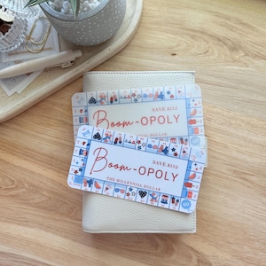 BOOM-OPOLY / Tracker / Gioco di sfida del risparmio