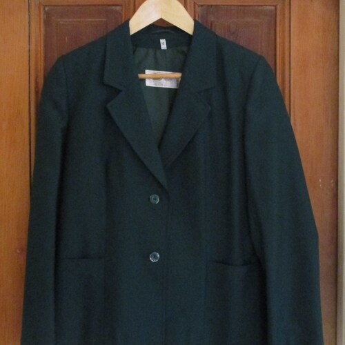 Women suit,two piece,Edinburgh Woollen Mill made in Scotland,forest green,ladies size 12,wool, good condition,wraparound kilt shops style skirt