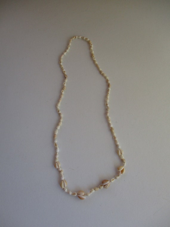 necklace,vintage shell necklace,mostly single sma… - image 1